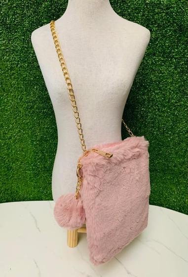 Imagem de Bolsa Pelo Transversal Com Alça Dourada Com Ziper E Pompom  20CMX15,5CM 028