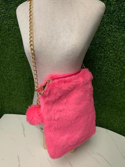 Imagem de Bolsa Pelo Transversal Com Alça Dourada Com Ziper E Pompom  20CMX15,5CM 028