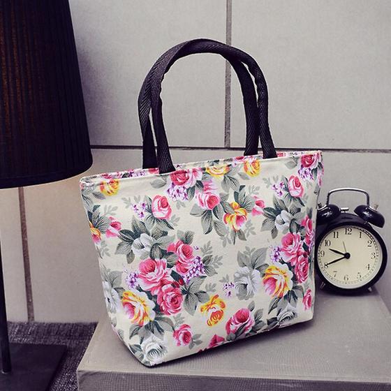 Imagem de Bolsa Tote Feminina Estampada em Lona para Compras e Ombro