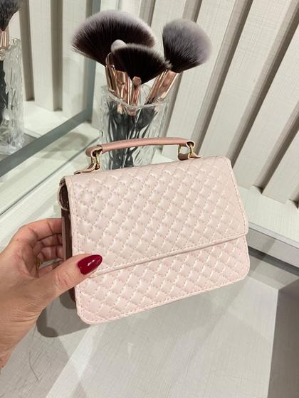 Imagem de Bolsa Transversal Charme Presente Feminino Decoração Matelassê De Lado Lisa