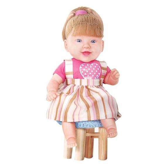 Imagem de Boneca brincando com as frases - cotiplas