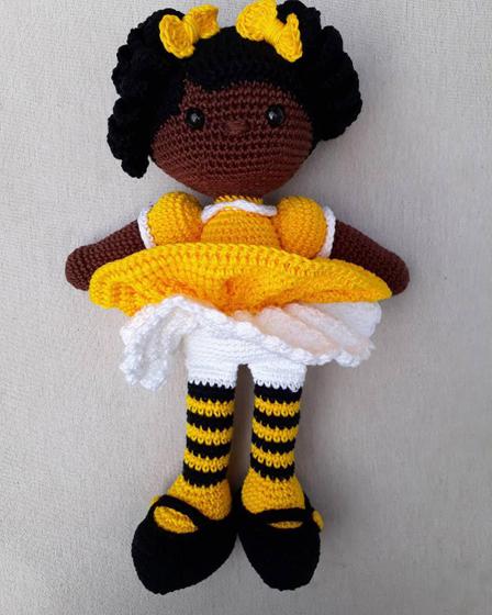 Imagem de Boneca Negra Abelha Crochê  Amigurumi 36 cm 