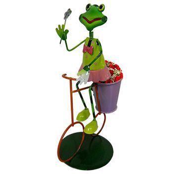 Imagem de Boneco Sapo com Bicicleta de Ferro Para Enfeite e Decoraçao de Jardim