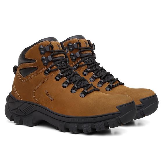 Imagem de Bota Casual Masculina em Couro Cano Baixo Esportiva Solado De Borracha