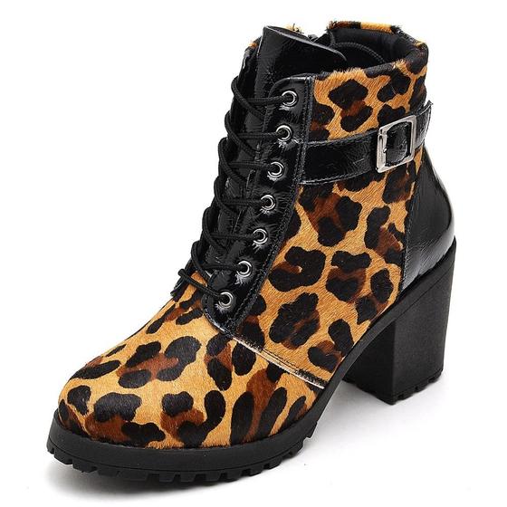 Imagem de Bota de Couro Animal Print Feminina Onça Palmilha Conforto Bico Redondo