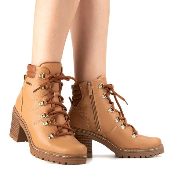 Imagem de Bota Feminina Cano Curto Dakota G5722