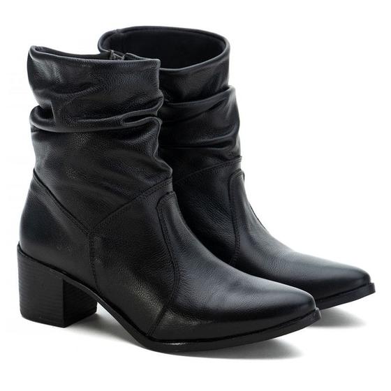 Imagem de Bota Feminina Cano Curto Slouchy Em Couro