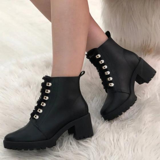 Bota Feminina Ramarim Coturno Cano Curto Salto Tratorado Menor preço em Bota Feminina Ramarim Coturno Cano Curto Salto Tratorado