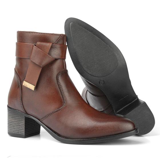 Imagem de Bota Feminina Salto Alto Detalhe Superior Couro Soft Pinhão