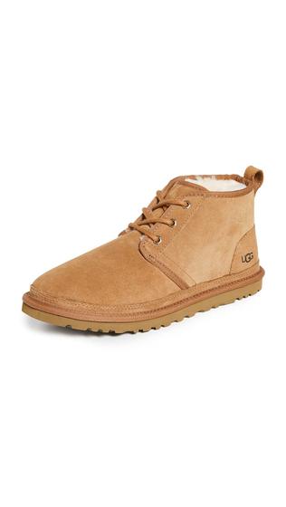 Imagem de Bota masculina de camurça castanha UGG Neumel