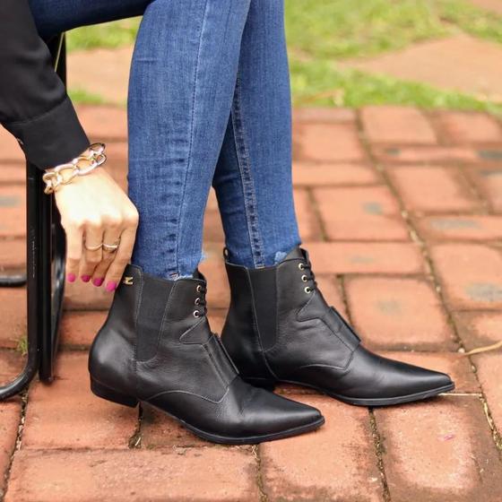 Imagem de Bota Rasteira com Ajuste por Elástico Dina Mirtz