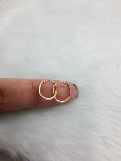 Brinco Argola Sextavado Pequeno PP Segundo Furo ou Infantil ouro 18K Barato Menor preço em Brinco Argola Sextavado Pequeno PP Segundo Furo ou Infantil ouro 18K Barato