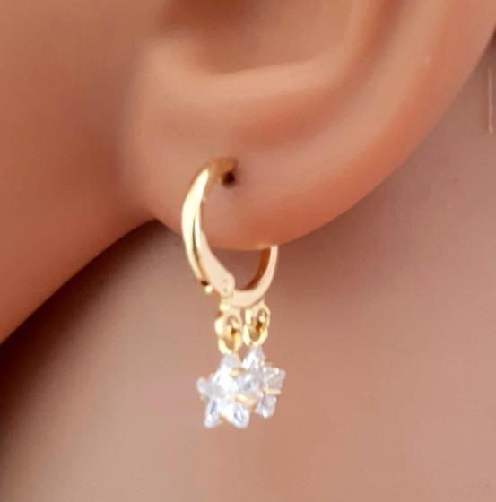 Imagem de Brinco Argolinha com 2 Pingentes Estrela de Zircônia Folheado Ouro 18k Antialérgico