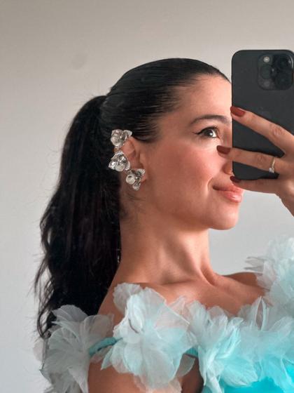 Imagem de Brinco com Encaixe na Orelha Ear Cuff 3 Flores Ophelia
