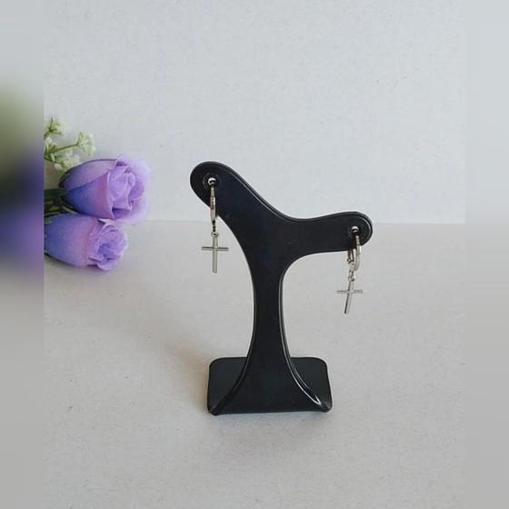 Imagem de Brinco de Argola Click com Pingente de Cruz