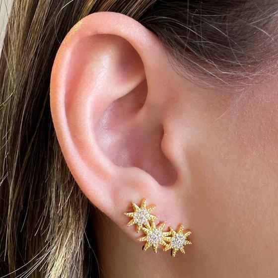 Imagem de Brinco Três Estrelas Cravejadas de Zircônias Banhado em Ouro 18K