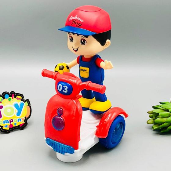 Imagem de Brinquedo Infantil Menino No Scooter Bate E Volta Com Luz E Som.