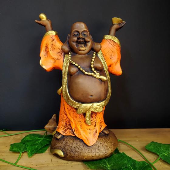 Imagem de Buda com as mãos pra cima envelhecido com laranja 24cm