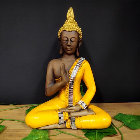 Imagem de Buda tailandês amarelo com espelhos 27cm