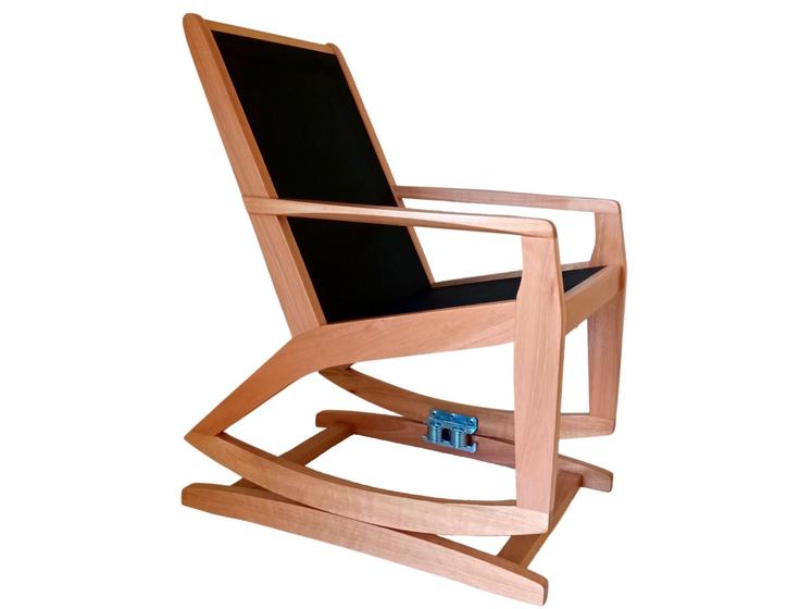 Imagem de Cadeira de balanço de madeira com molas / sling preta