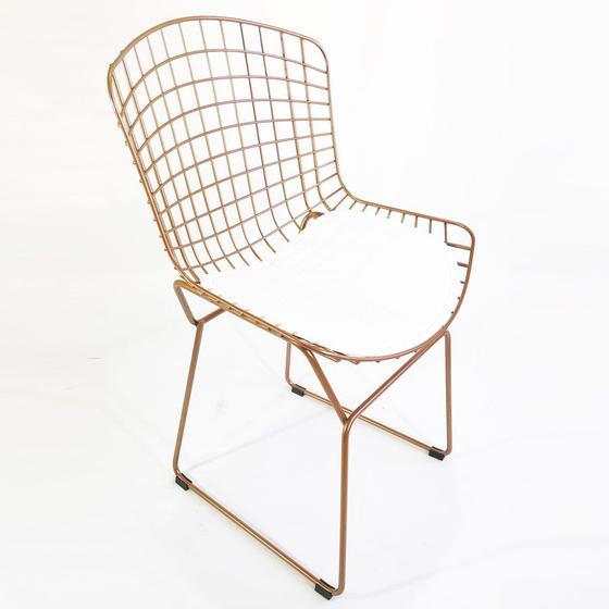 Imagem de Cadeira para Cozinha Bertoia maciça cobre assento branco - Poltronas do Sul