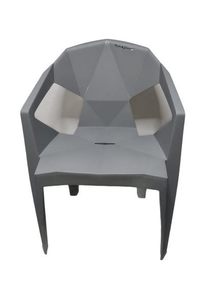 Imagem de Cadeira Poltrona Apoio De Braço Plástica Futurista Diamond