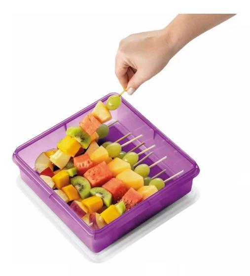 Imagem de Caixa Versatil 2,5L Translucida Violeta com Tampa  branca- TUPPERWARE