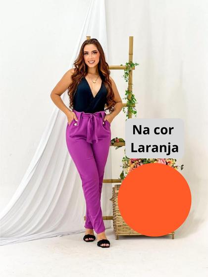 Imagem de Calça Alfaiataria Feminina Estilo Cenoura Com Laço e Detalhes Cores Diversas