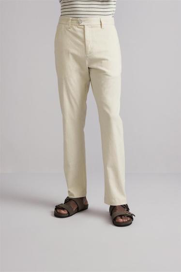 Imagem de Calça Chino Comfort Linen Blend - Bege Areia