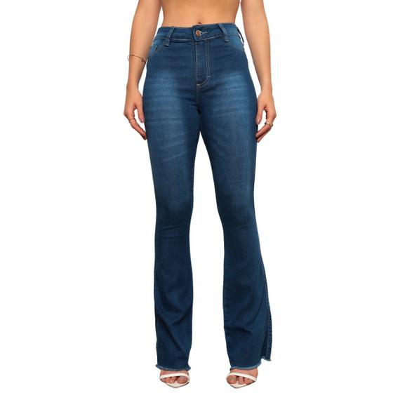 Imagem de Calça Jeans Feminina Flare Lavagem Escura Lisa Modelo Premium