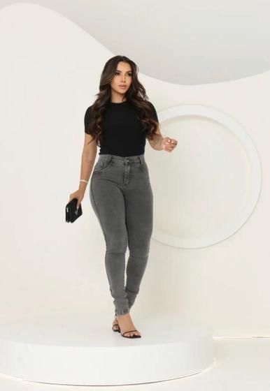 Imagem de calça jeans feminina skinny cinza grafite marmorizada estilosa