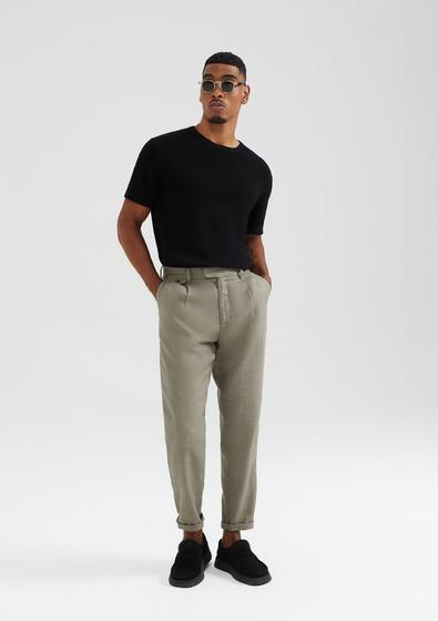 Calça Masculina Reta Em Rami Menor preço em Calça Masculina Reta Em Rami