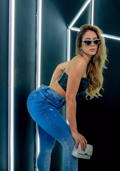Imagem de Calça modeladora com aplicação strass