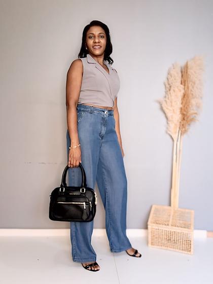 Imagem de Calça Pantalona Jeans Liocel: Conforto, Estilo e Funcionalidade em Uma Só Peça