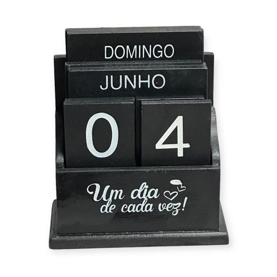 Imagem de Calendário Decorativo em Madeira Mdf Preto 15x13cm - Vencedor