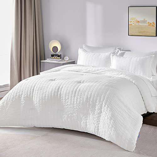 Imagem de Cama de solteiro CozyLux em um saco Conjunto de edredom texturizado branco Seersucker com lençóis 5 peças para meninas e meninos - Conjuntos de cama com edredom, fronha de travesseiro, lençol de cima, lençol com elástico, fronha