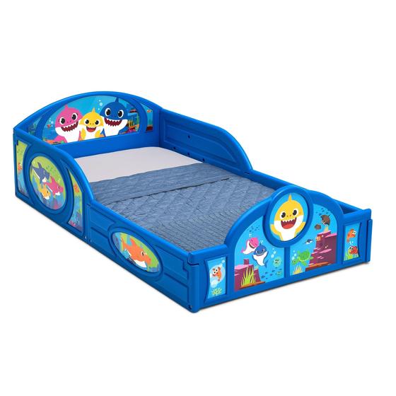 Imagem de Cama infantil Delta Children Baby Shark com grades de proteção azul