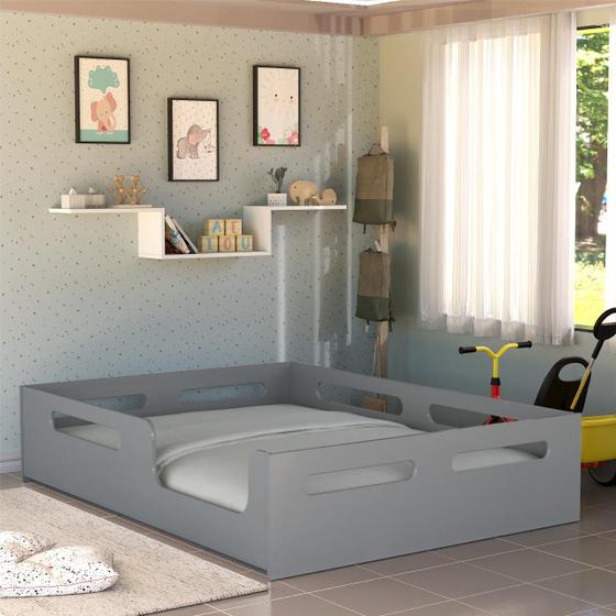 Imagem de Cama Montessoriana Casal Com Grade De Proteção Lateral Para Crianças E Quarto Infantil