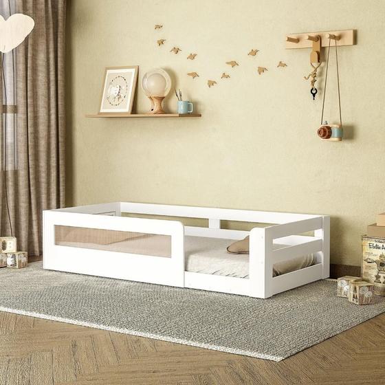 Imagem de Cama Montessoriana Infantil Space Solteiro com Rattan e Grade de Segurança em Mdp Casatema Branco