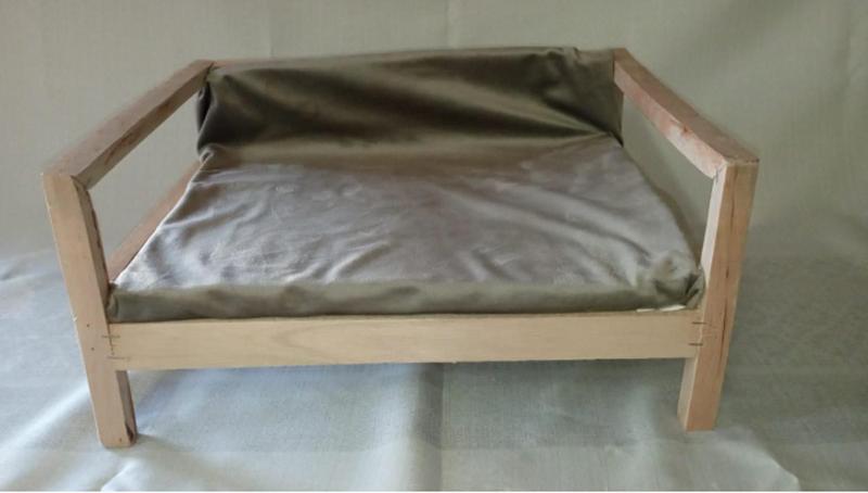 Menor preço em Cama PET Cachorro e Gato Tamanho MEDIO Madeira Maciça