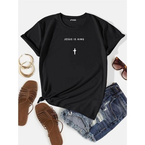 Imagem de Camisa Feminina Arte Ilustração Jesus Is King Com Cruz Minimalista Baby Look 100% Algodão