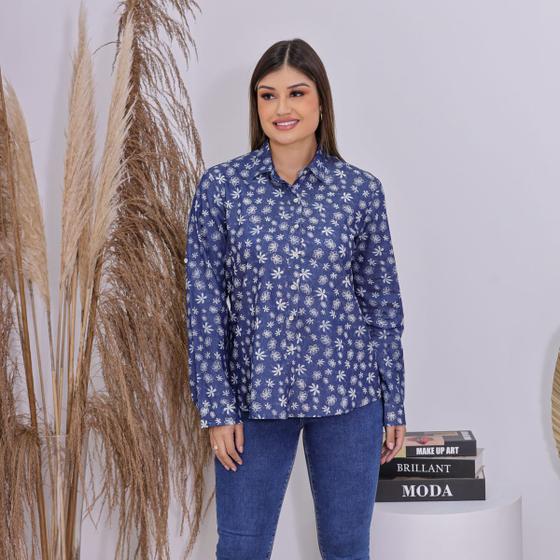 Imagem de Camisa Feminina Jeans Premium Manga Longa com abotoamento frontal estampado com manga