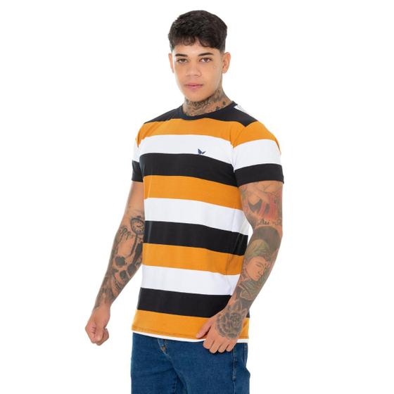 Imagem de Camisa Gola Careca Listrada Masculina Estilo Despojado com Máximo Conforto