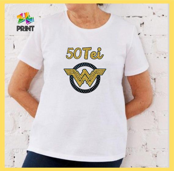 Imagem de Camiseta Adulto 50tei Mulher Maravilha Est. Azul Dourado - Aniversário 50 anos Zlprint