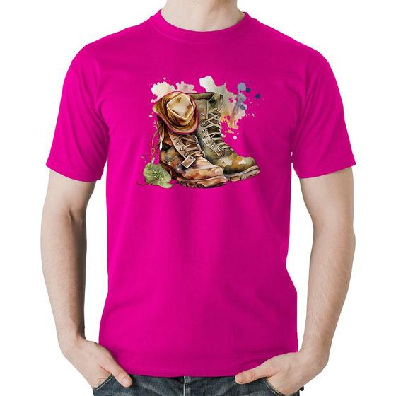 Camiseta Algodão Botas e Chapéu Retrô - Foca na Moda Imagem de Camiseta Algodão Botas e Chapéu Retrô - Foca na Moda