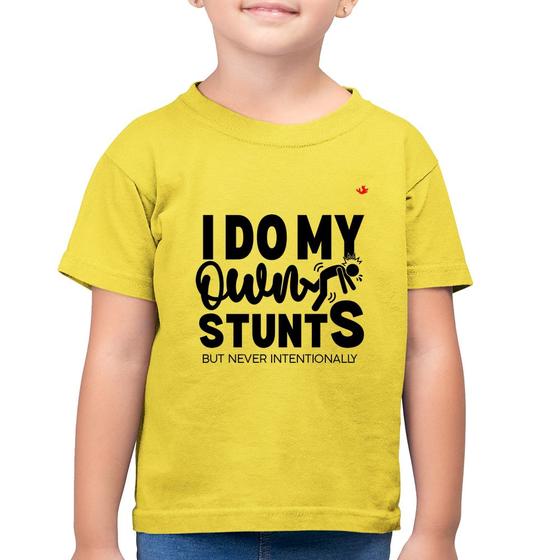Imagem de Camiseta Algodão Infantil I do my own stunts but never intentionally - Foca na Moda