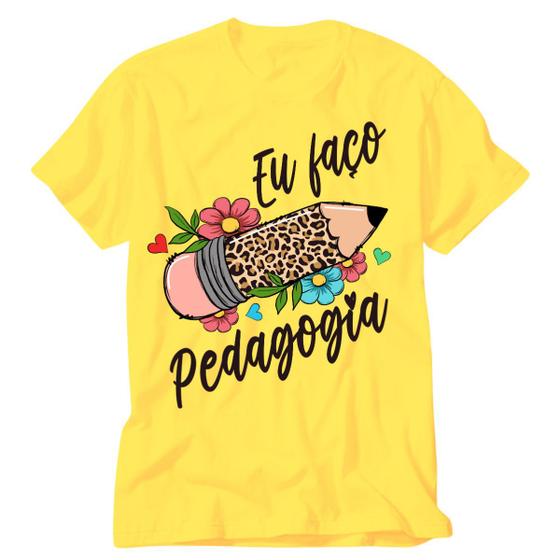 Imagem de Camiseta Amarela Pedagogia gente que ama ensinar educar