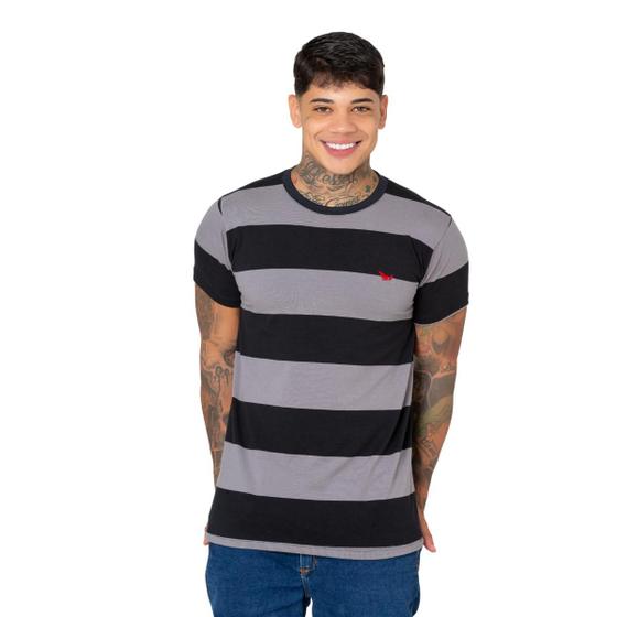 Imagem de Camiseta Básica Masculina Listras Elegantes para Todas as Ocasiões