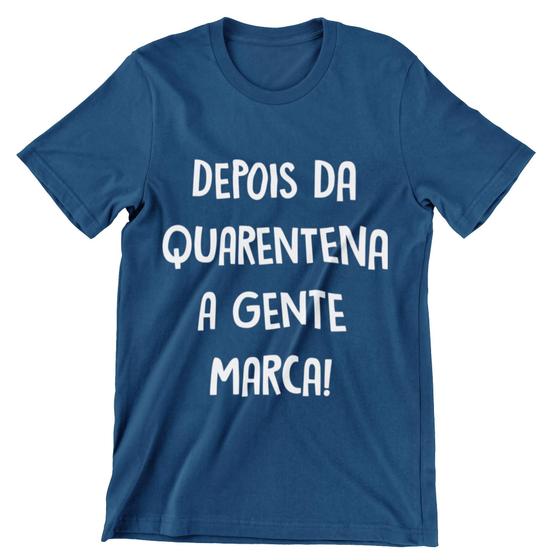 Imagem de Camiseta Colorida Carnaval 2021 Depois da Quarentena A Gente Marca Azul Marinho
