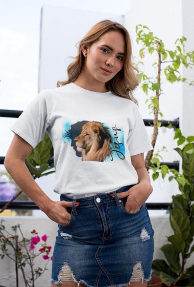 Imagem de Camiseta Feminina Baby Look Evangélica Leão e Cristo